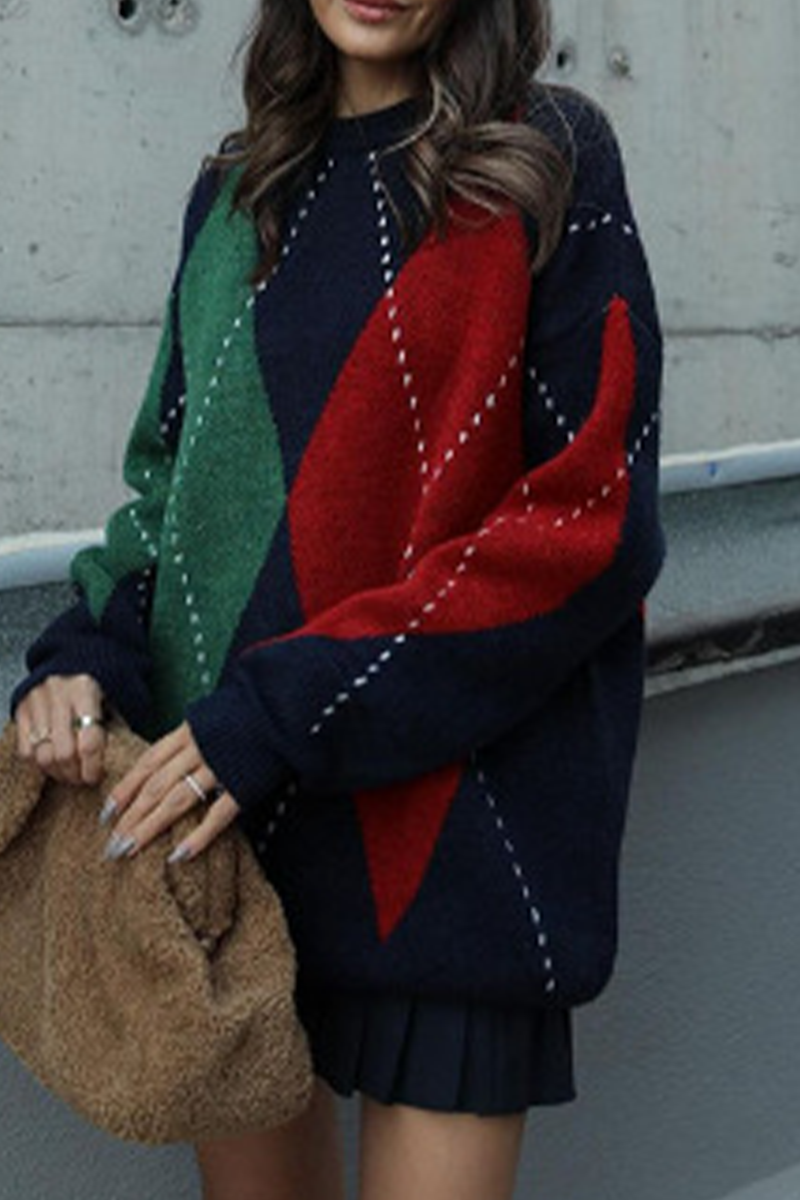 Effortlessly Elegant Sweater with a Timeless Design