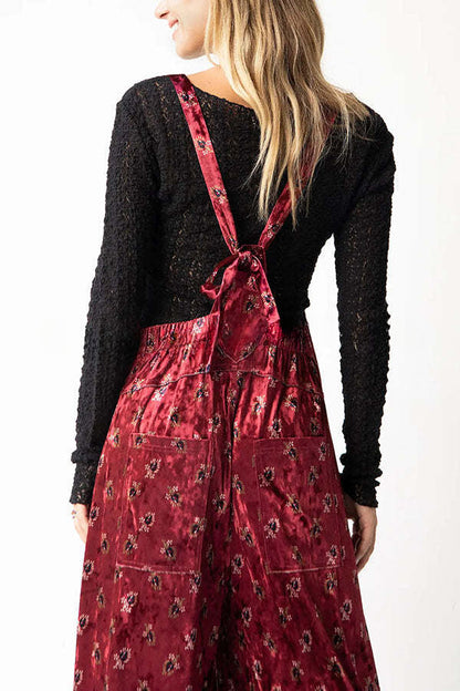 Gracefully Styled Garment for Any Occasion