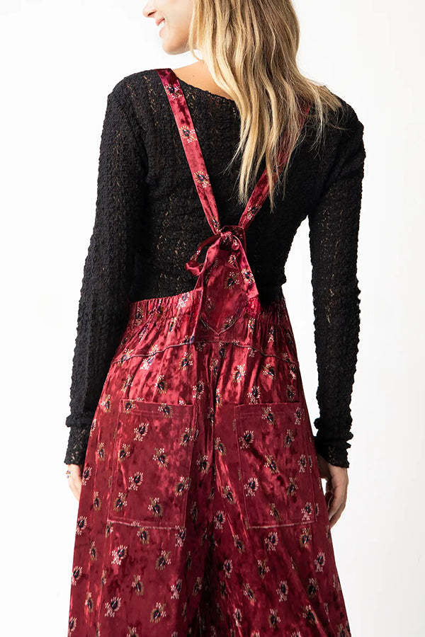 Gracefully Styled Garment for Any Occasion