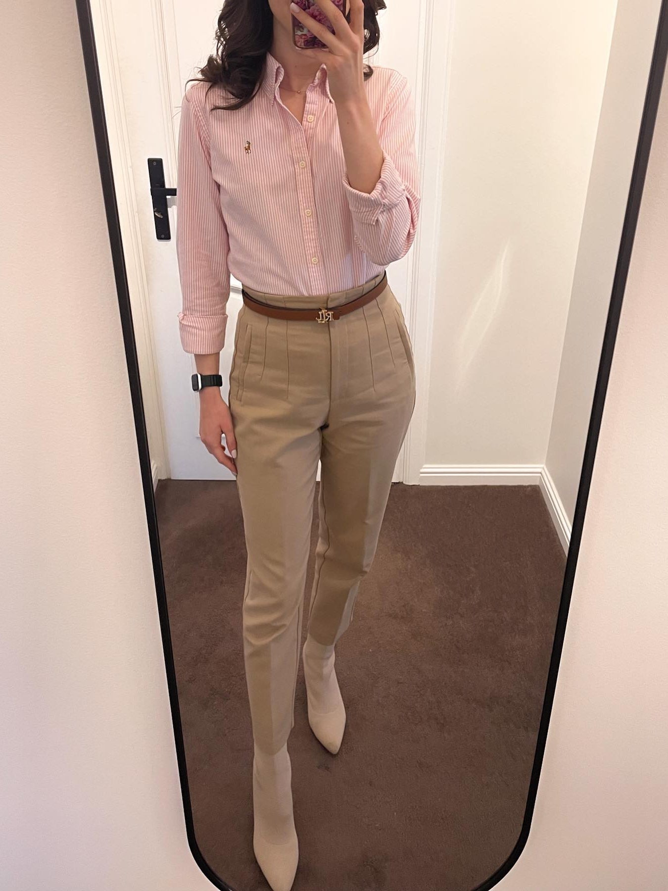 Elegantly Styled Pants for Everyday Wear