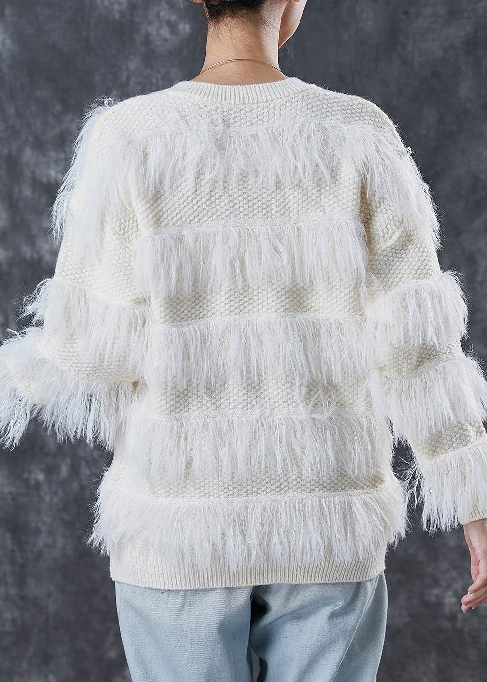 Well Tailored Sweater with a Graceful Silhouette