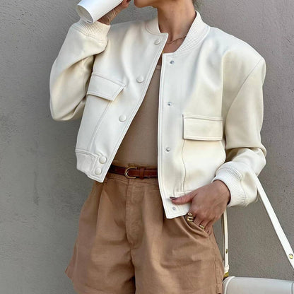 Effortlessly Elegant Jacket with a Timeless Design