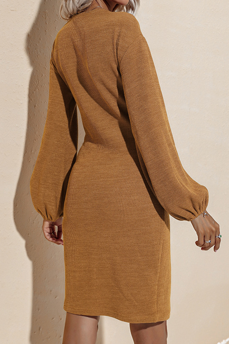 Effortlessly Elegant Dress with a Timeless Design