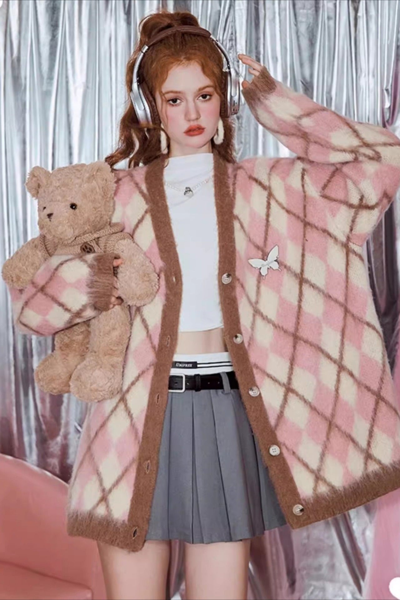 Well Tailored Cardigan with a Graceful Silhouette
