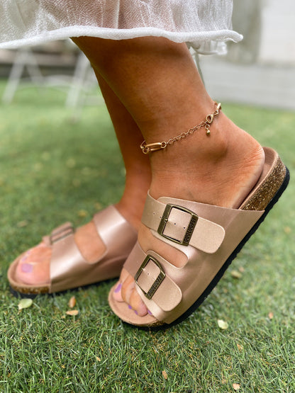 Well Tailored Sandals with a Graceful Silhouette