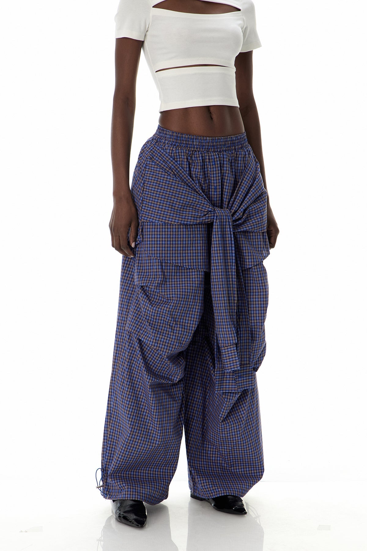 Gracefully Styled Pants for Any Occasion