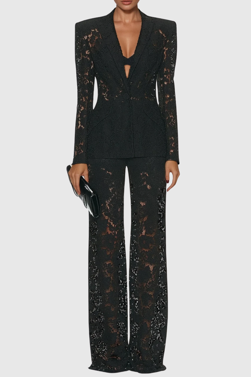Well Tailored Pants with a Graceful Silhouette