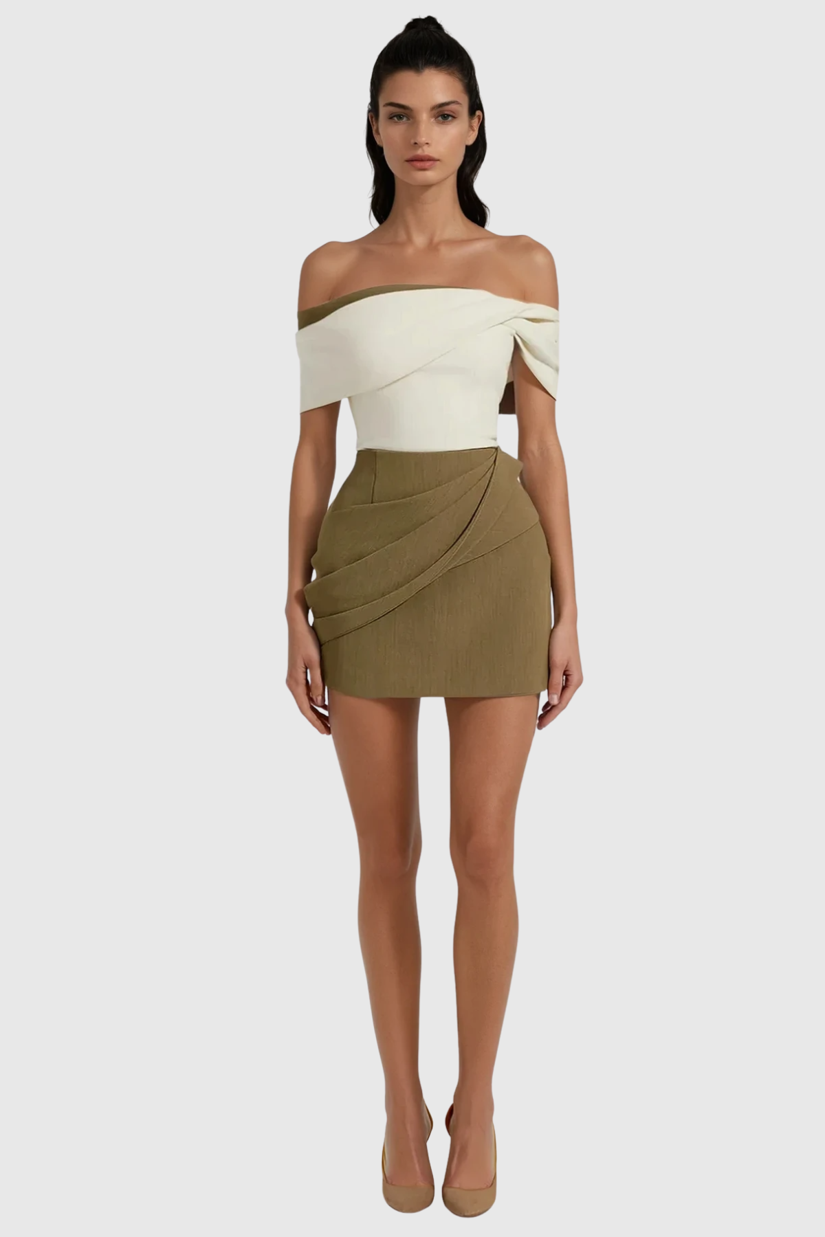 Beautifully Finished Dress in a Timeless Design