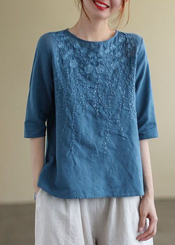 Sophisticated Blouse with a Clean Classic Look
