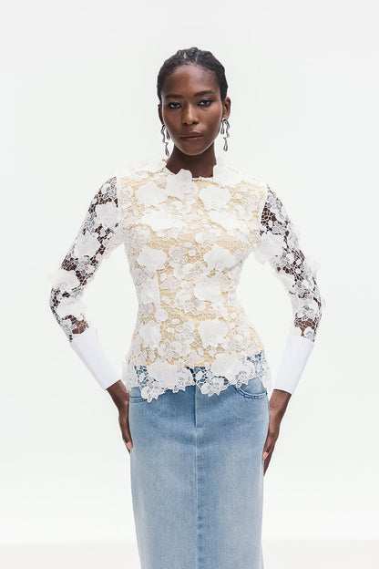 Well Tailored Top with a Graceful Silhouette