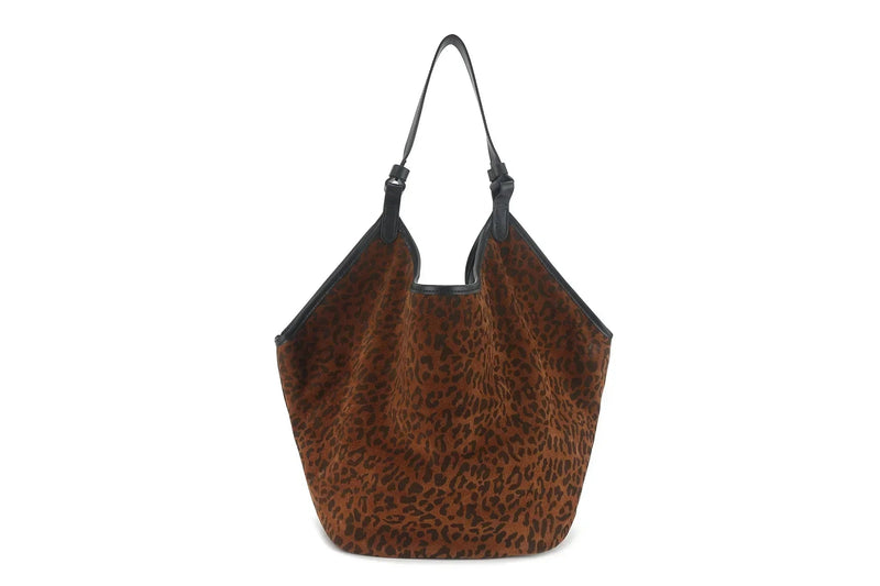 Gracefully Styled Bag for Any Occasion