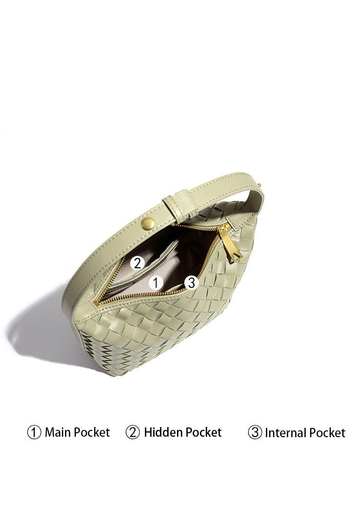 Well Tailored Bag with a Graceful Silhouette