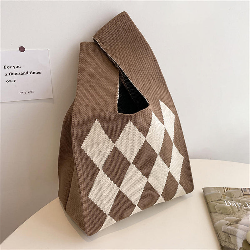Well Tailored Bag with a Graceful Silhouette