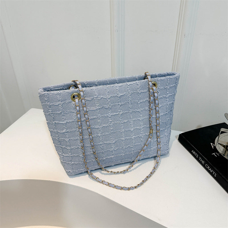 Beautifully Crafted Bag in a Classic Style