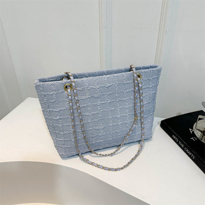 Beautifully Crafted Bag in a Classic Style