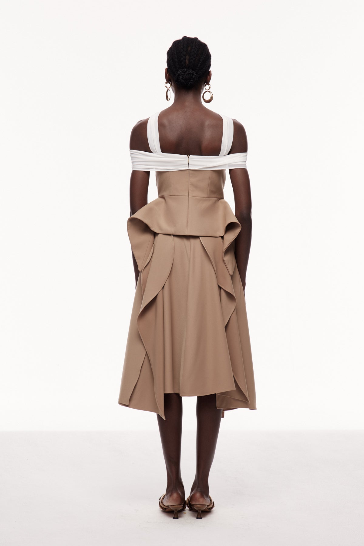 Beautifully Crafted Dress in a Classic Style