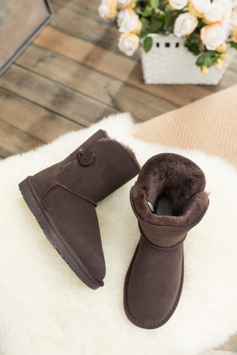 Effortlessly Elegant Garment with a Timeless Design