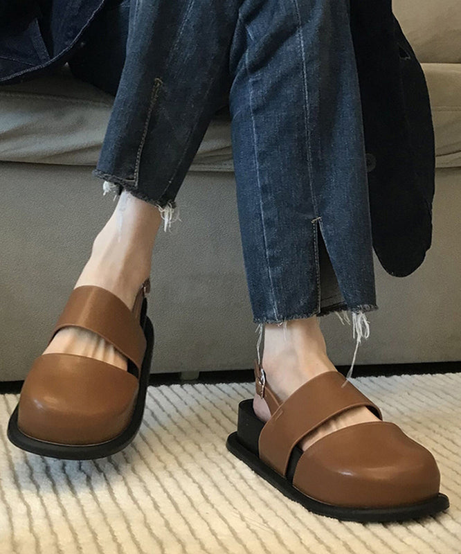 Effortlessly Elegant Sandals with a Timeless Design