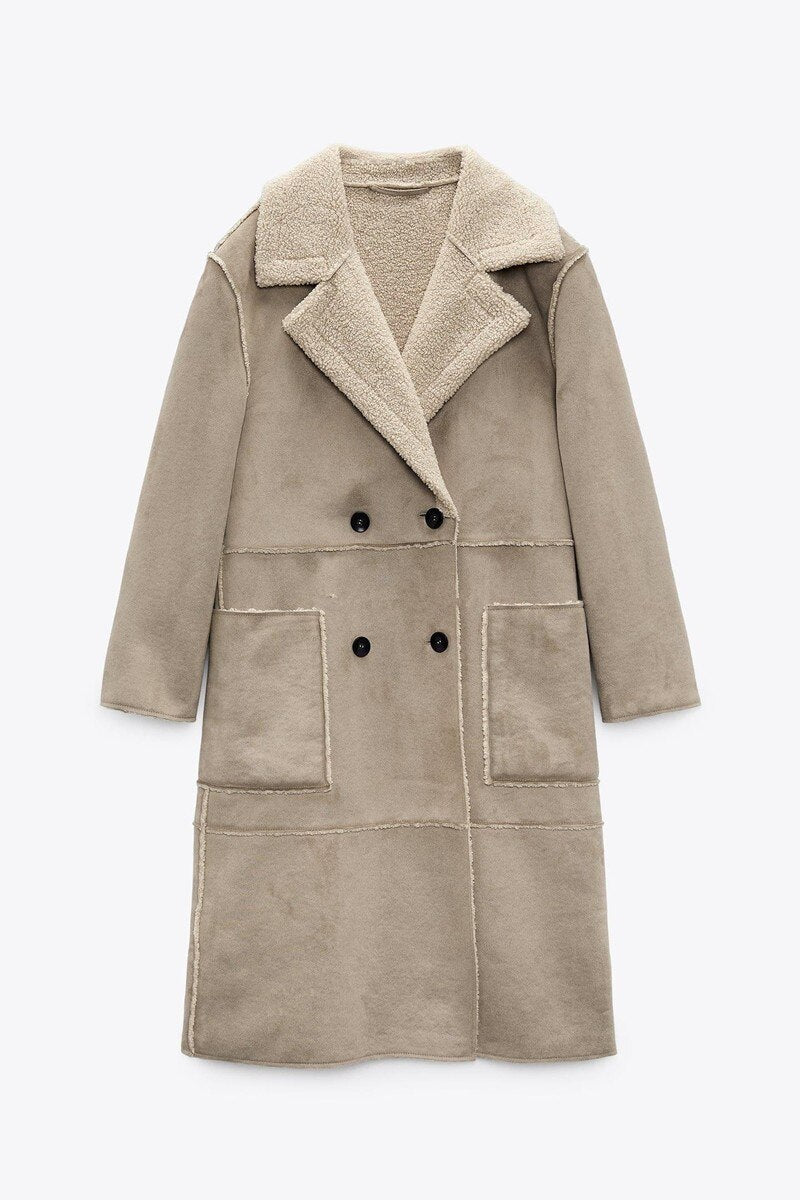 Well Tailored Coat with a Graceful Silhouette