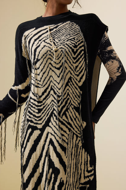 Effortlessly Elegant Garment with a Timeless Design
