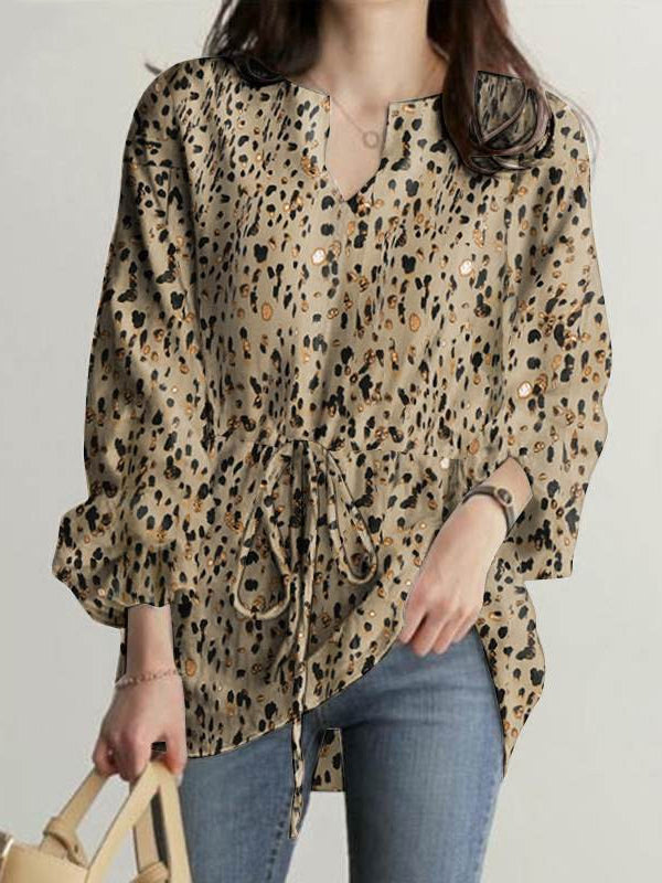 Classic Vintage Blouse with a Flattering Fit