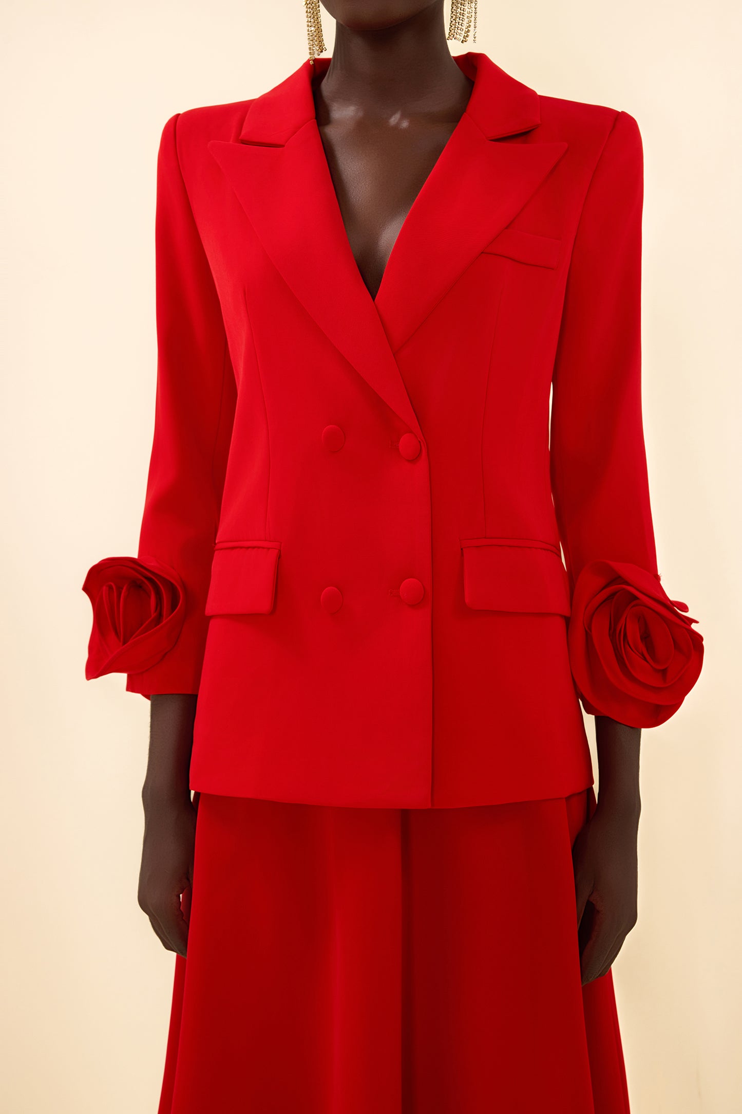 Effortlessly Elegant Garment with a Timeless Design