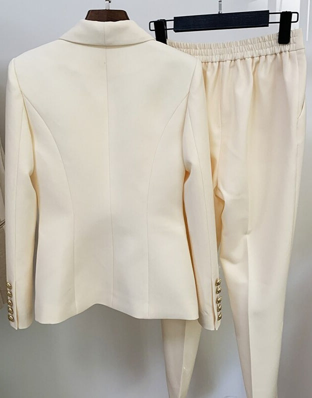 Effortlessly Elegant Garment with a Timeless Design