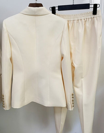Effortlessly Elegant Garment with a Timeless Design