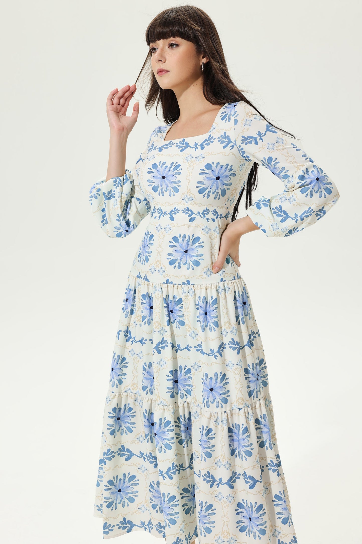 Gracefully Styled Dress for Any Occasion