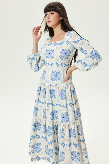 Gracefully Styled Dress for Any Occasion