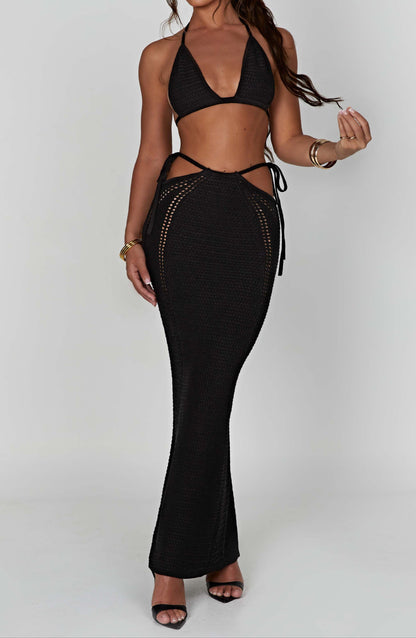 Effortlessly Elegant Garment with a Timeless Design