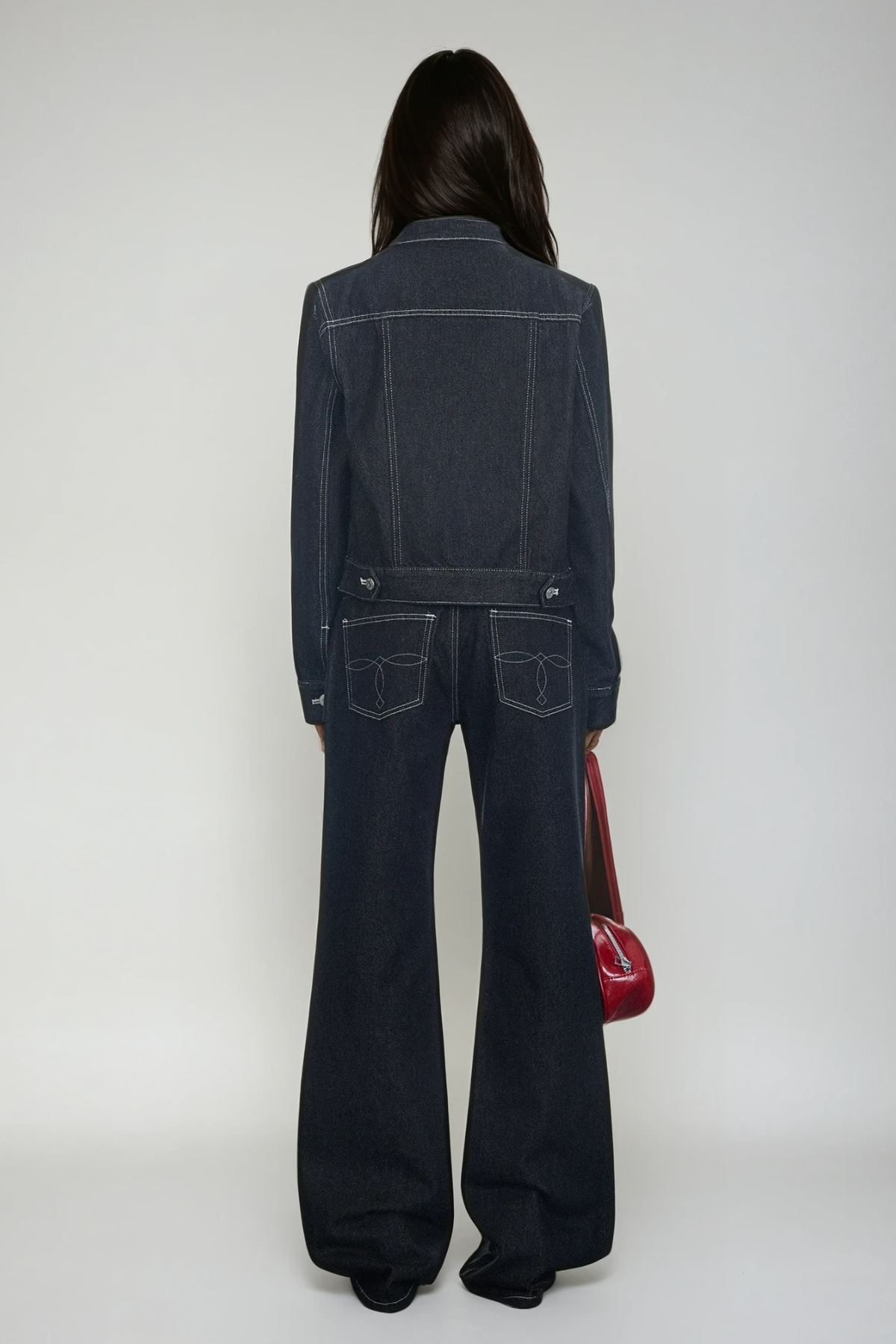 Effortlessly Elegant Jacket with a Timeless Design