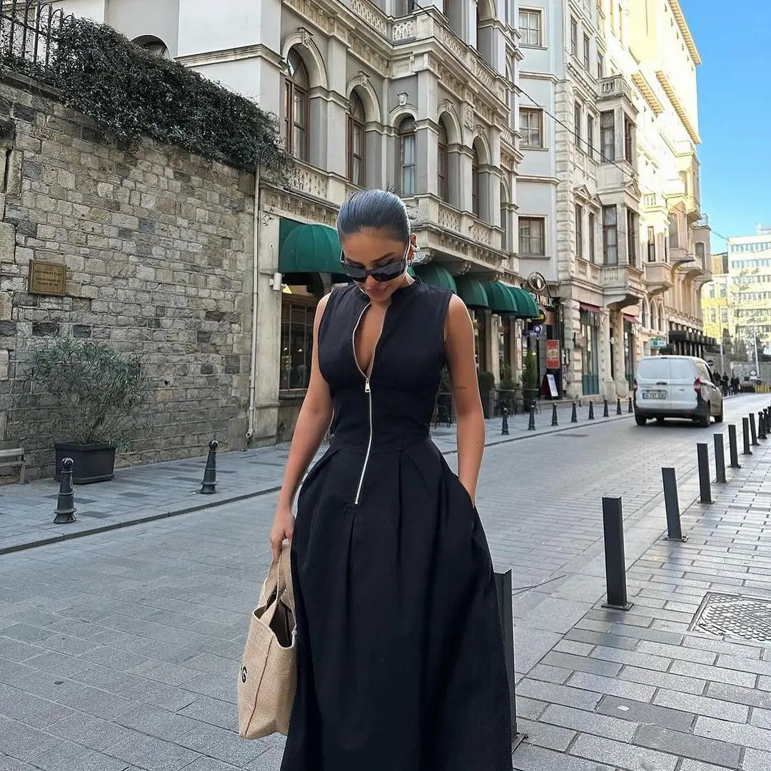 Classic Vintage & Enduringly Stylish Dress