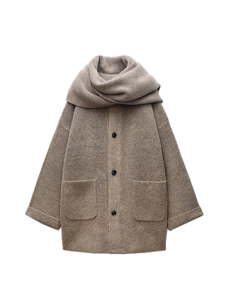Well Tailored Coat with a Graceful Silhouette