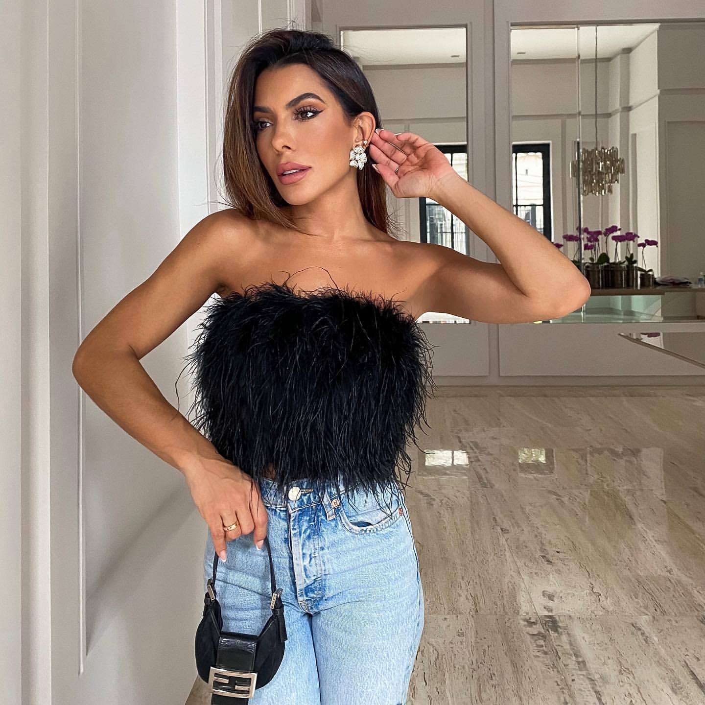 Effortlessly Elegant Top with a Timeless Design