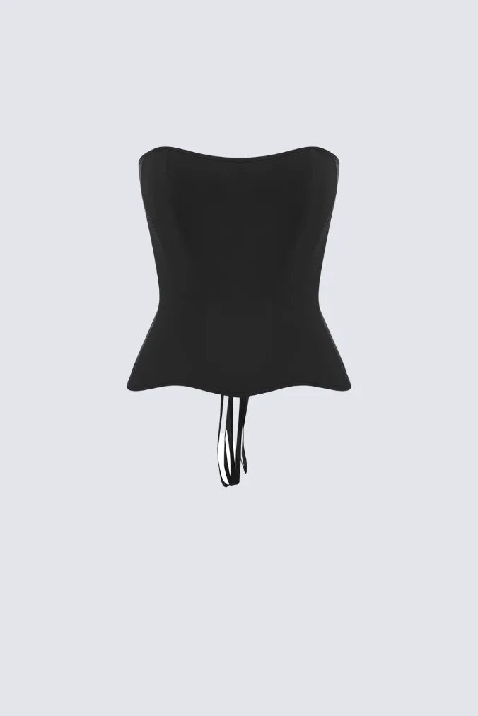 Effortlessly Elegant Pants with a Timeless Design