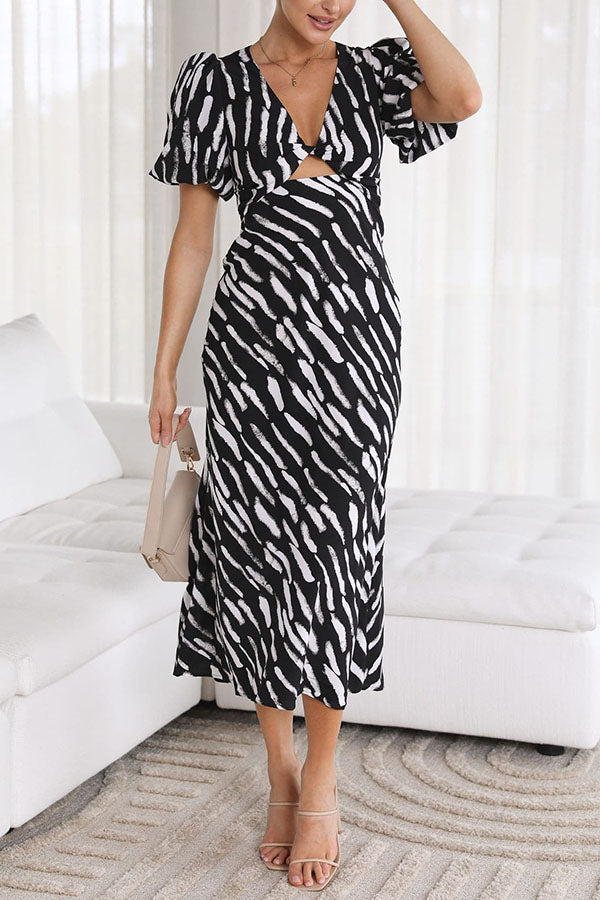 Gracefully Styled Dress for Any Occasion