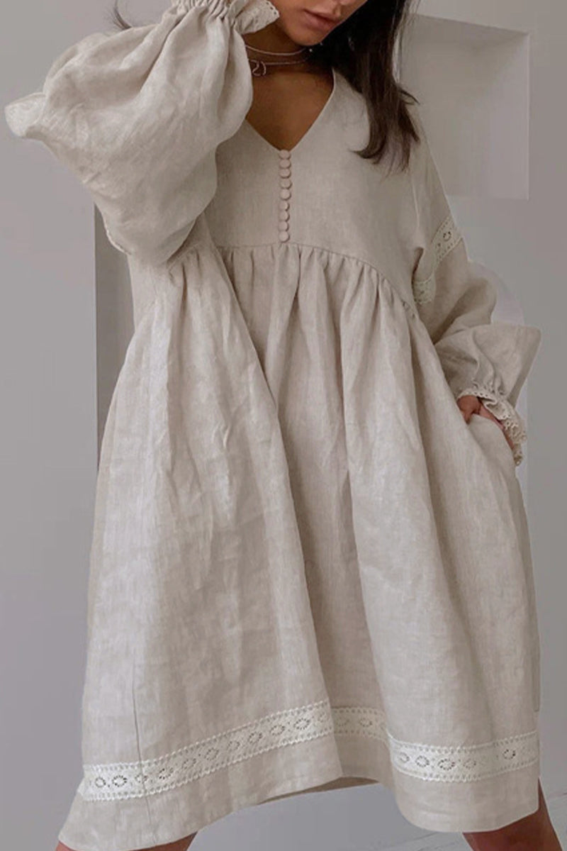 Effortlessly Elegant Dress with a Timeless Design