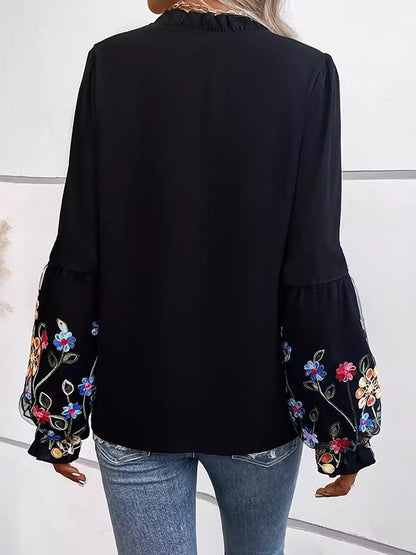 Effortlessly Elegant Blouse with a Timeless Design