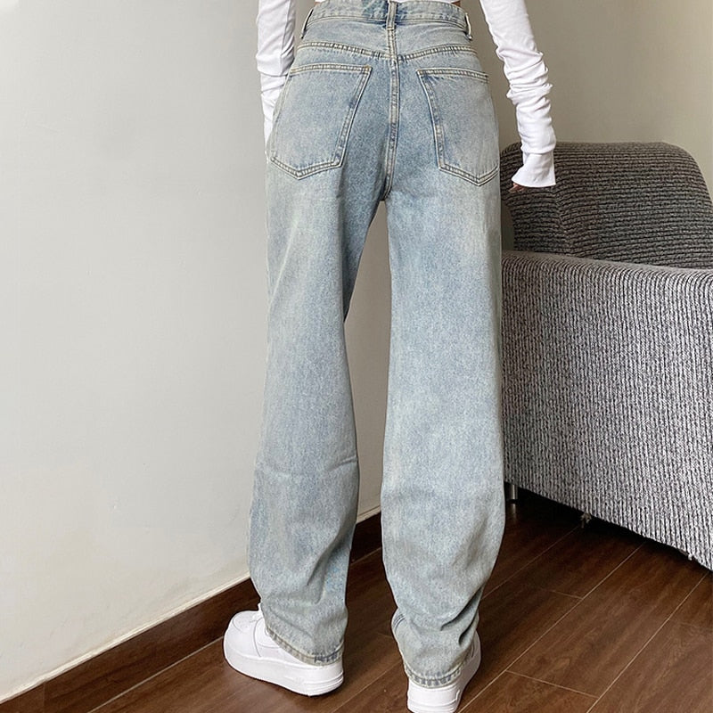 Sophisticated Garment with a Clean Classic Look