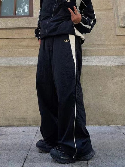 Well Tailored Pants with a Graceful Silhouette