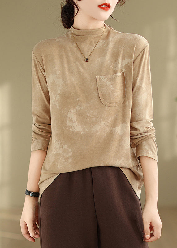 Well Tailored Top with a Graceful Silhouette