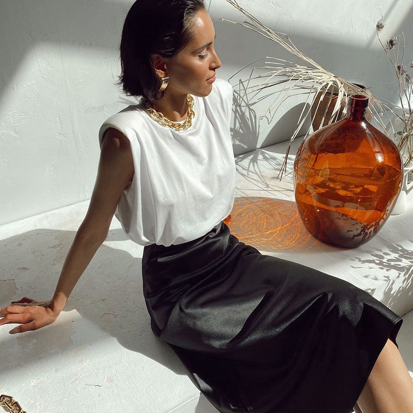 Well Tailored Garment with a Graceful Silhouette