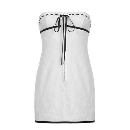 Effortlessly Elegant Dress with a Timeless Design