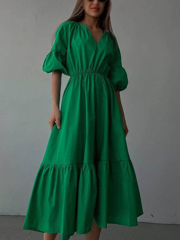 Beautifully Finished Dress in a Timeless Design