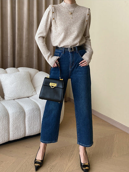 Well Tailored Sweater with a Graceful Silhouette