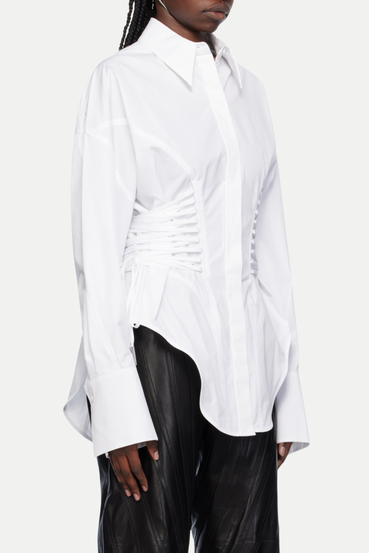 Well Tailored Shirt with a Graceful Silhouette