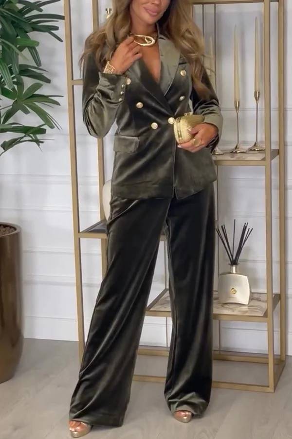 A Vintage Style Pants with Delicate Timeless Details