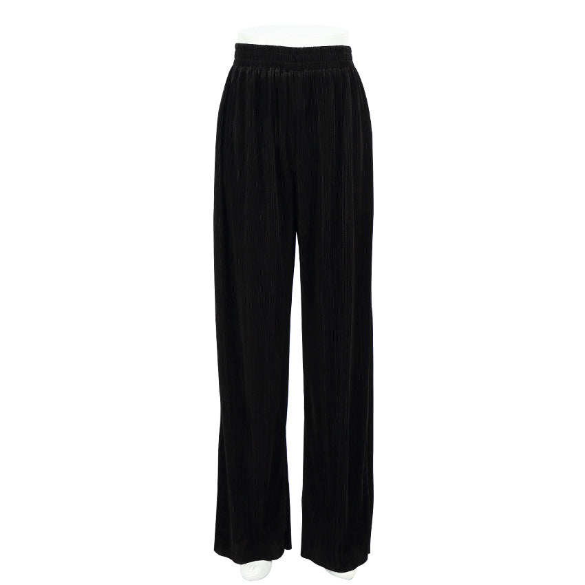 Classic Vintage Pants with a Flattering Fit