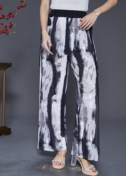 Elegantly Styled Trousers for Everyday Wear